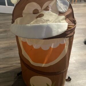 Collapsible money storage bin